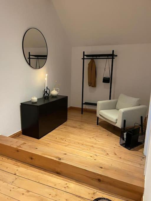 Mosel-Charm - Urige Dachgeschosswohnung - 3 Schlafzimmer Fuer 6 Personen - Liebevoll Renoviert & Gemuetlich Ürzig Exteriér fotografie
