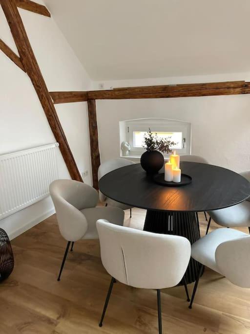 Mosel-Charm - Urige Dachgeschosswohnung - 3 Schlafzimmer Fuer 6 Personen - Liebevoll Renoviert & Gemuetlich Ürzig Exteriér fotografie
