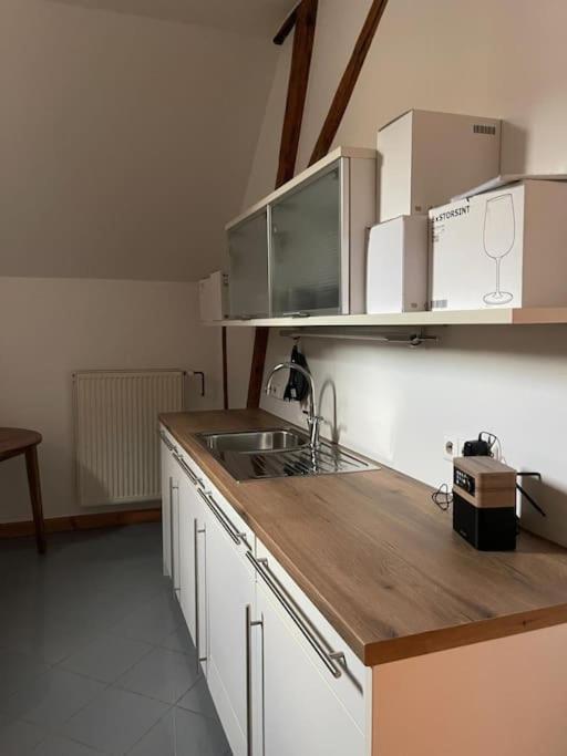Mosel-Charm - Urige Dachgeschosswohnung - 3 Schlafzimmer Fuer 6 Personen - Liebevoll Renoviert & Gemuetlich Ürzig Exteriér fotografie