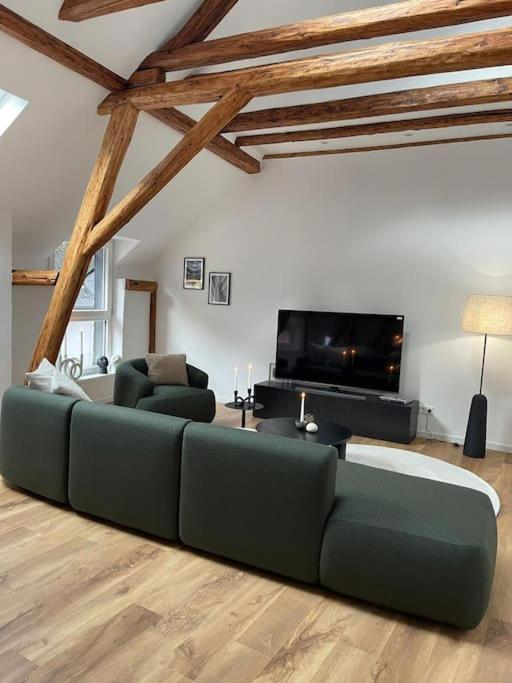 Mosel-Charm - Urige Dachgeschosswohnung - 3 Schlafzimmer Fuer 6 Personen - Liebevoll Renoviert & Gemuetlich Ürzig Exteriér fotografie