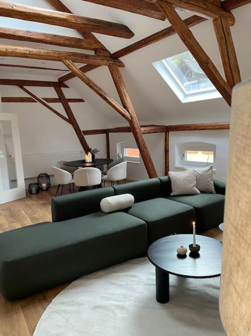 Mosel-Charm - Urige Dachgeschosswohnung - 3 Schlafzimmer Fuer 6 Personen - Liebevoll Renoviert & Gemuetlich Ürzig Exteriér fotografie